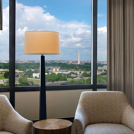 Doubletree By Hilton Washington Dc - Crystal City Arlington Exterior photo