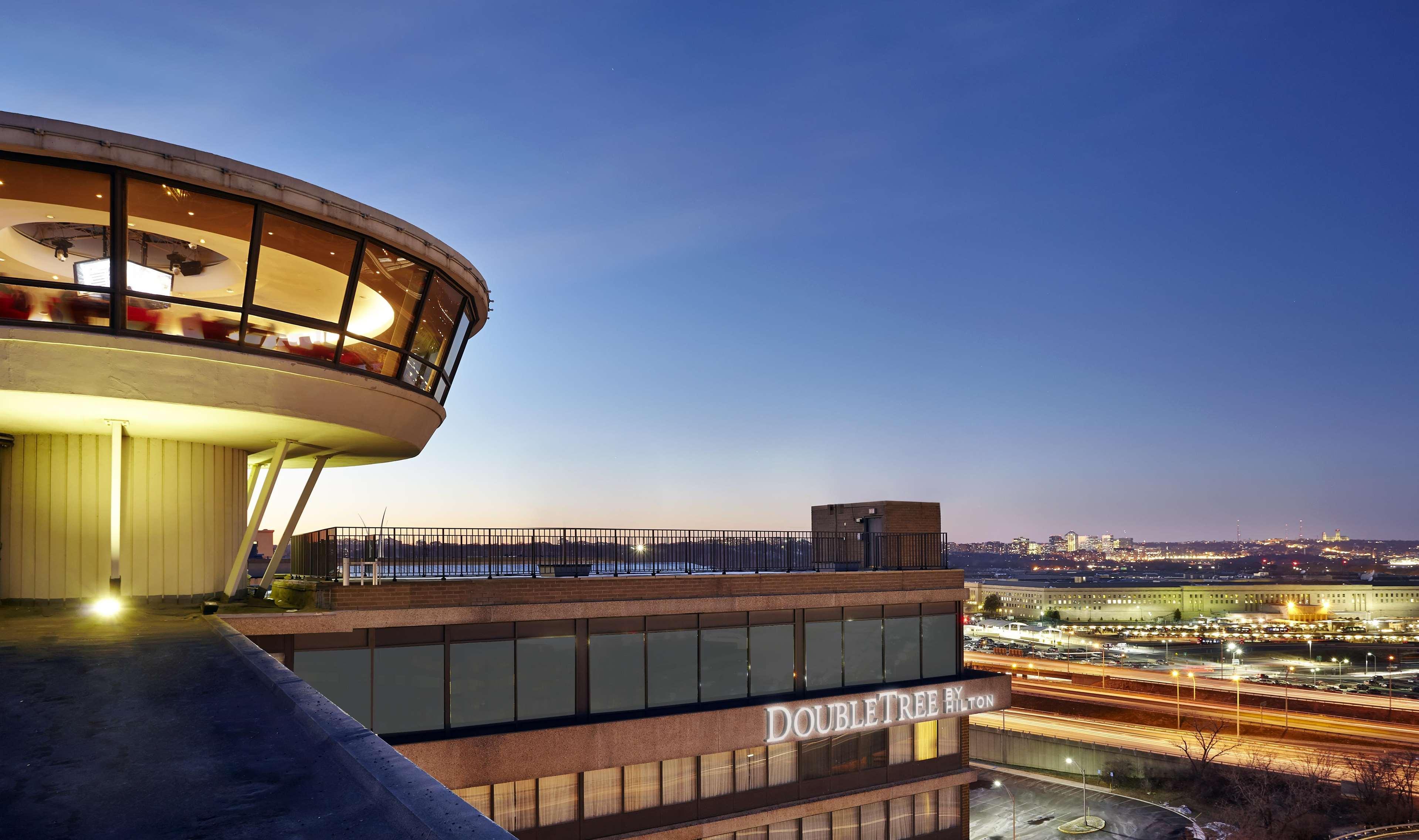 Doubletree By Hilton Washington Dc - Crystal City Arlington Exterior photo