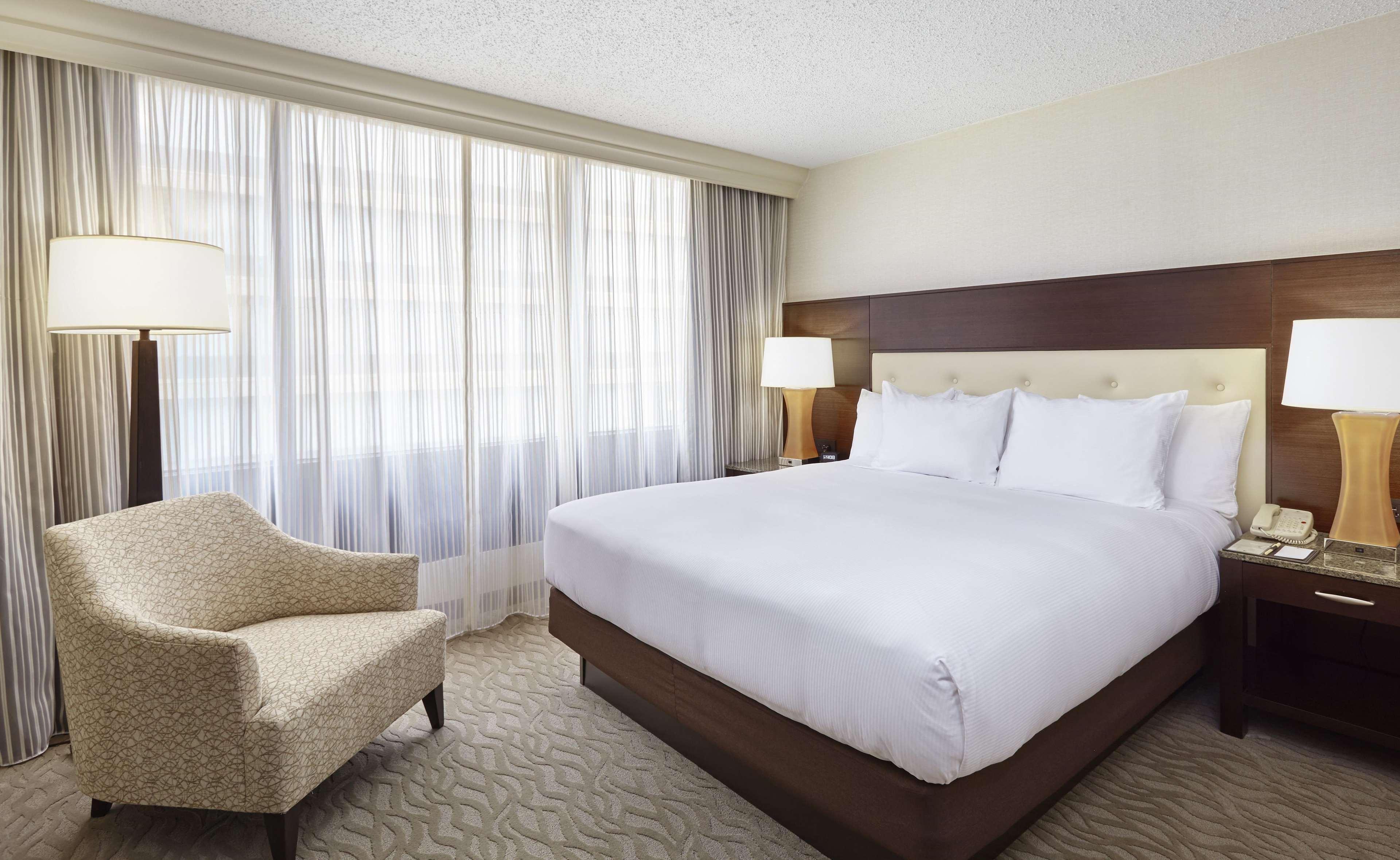 Doubletree By Hilton Washington Dc - Crystal City Arlington Exterior photo