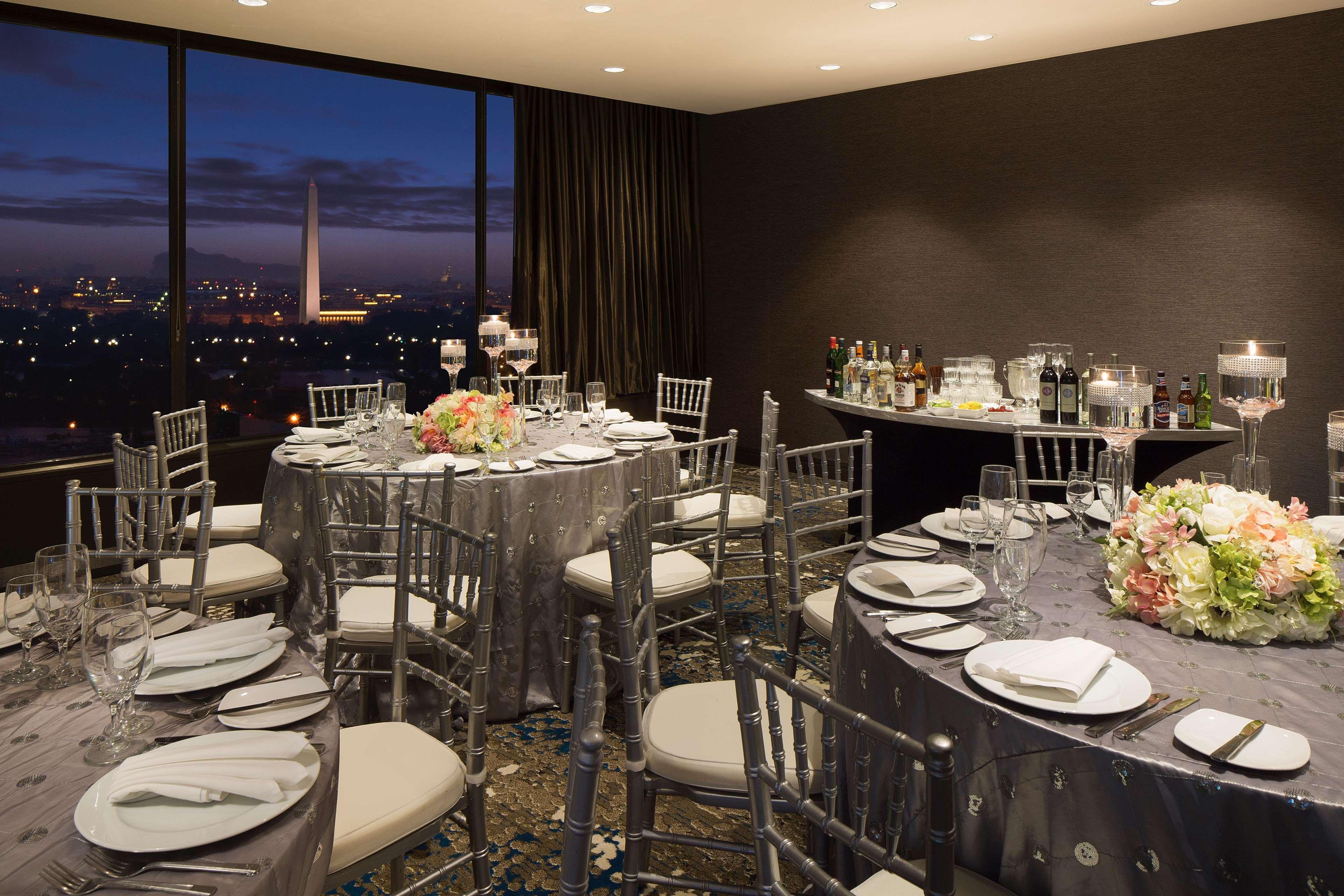 Doubletree By Hilton Washington Dc - Crystal City Arlington Exterior photo