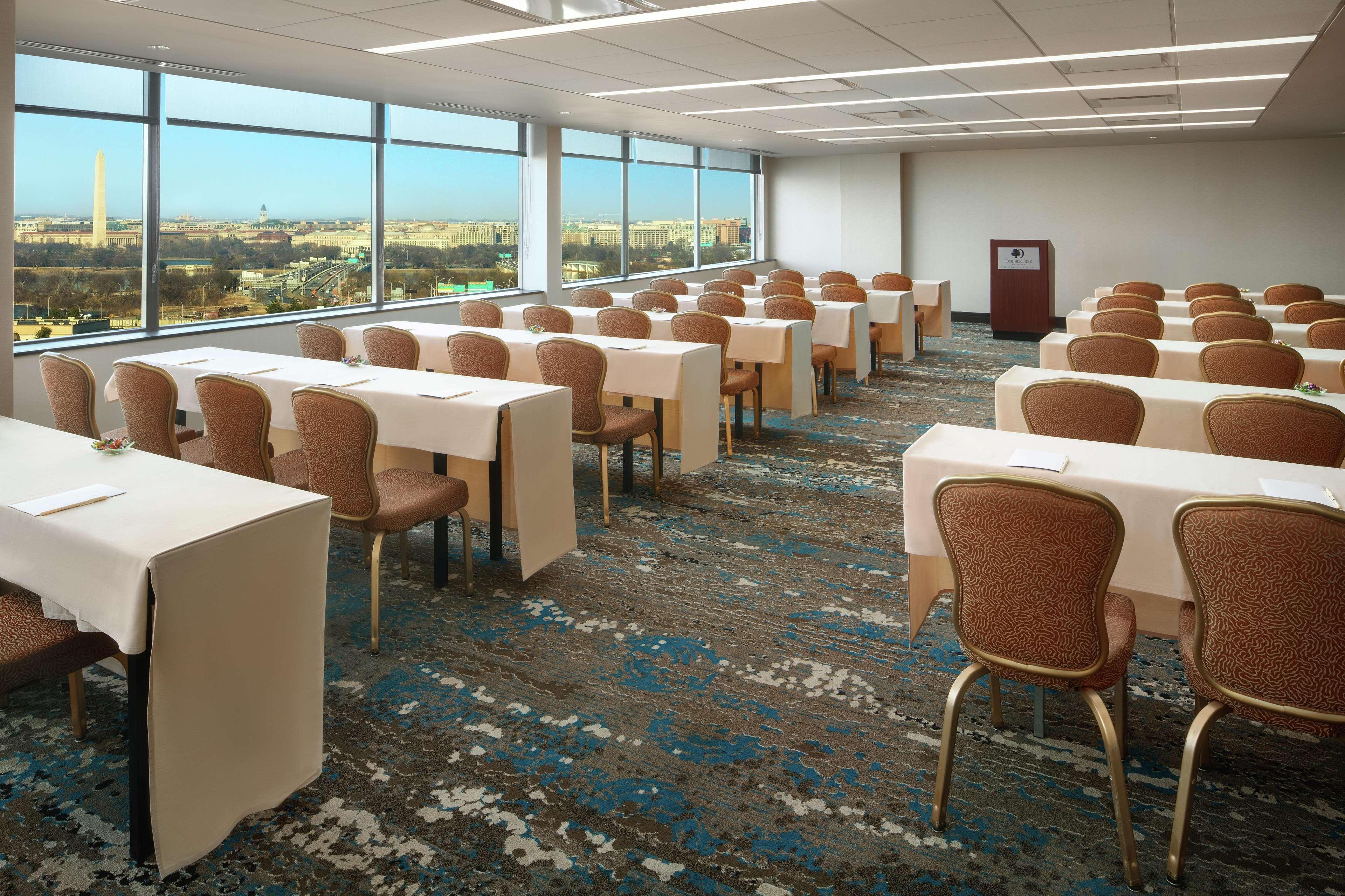 Doubletree By Hilton Washington Dc - Crystal City Arlington Exterior photo