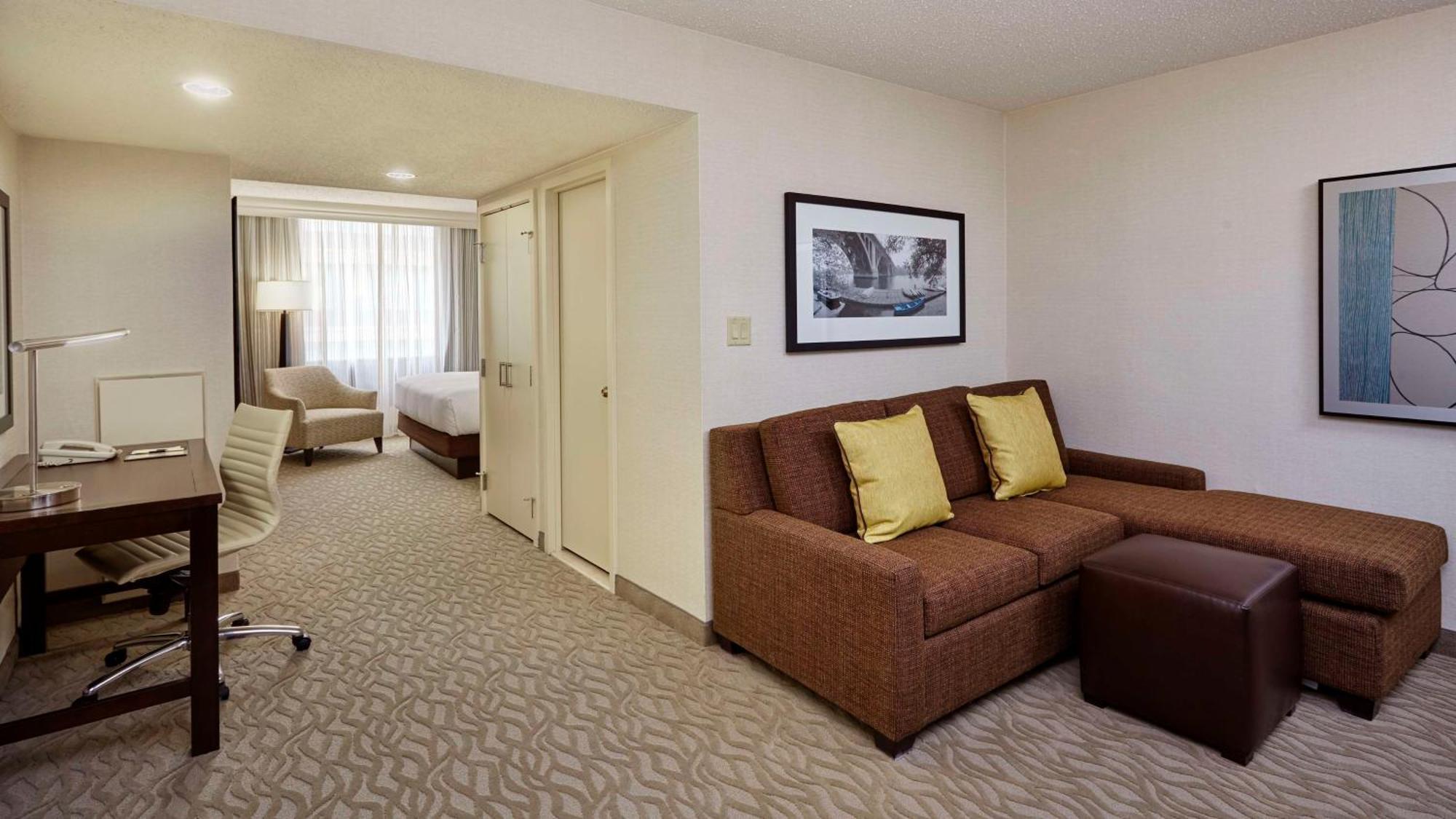 Doubletree By Hilton Washington Dc - Crystal City Arlington Exterior photo