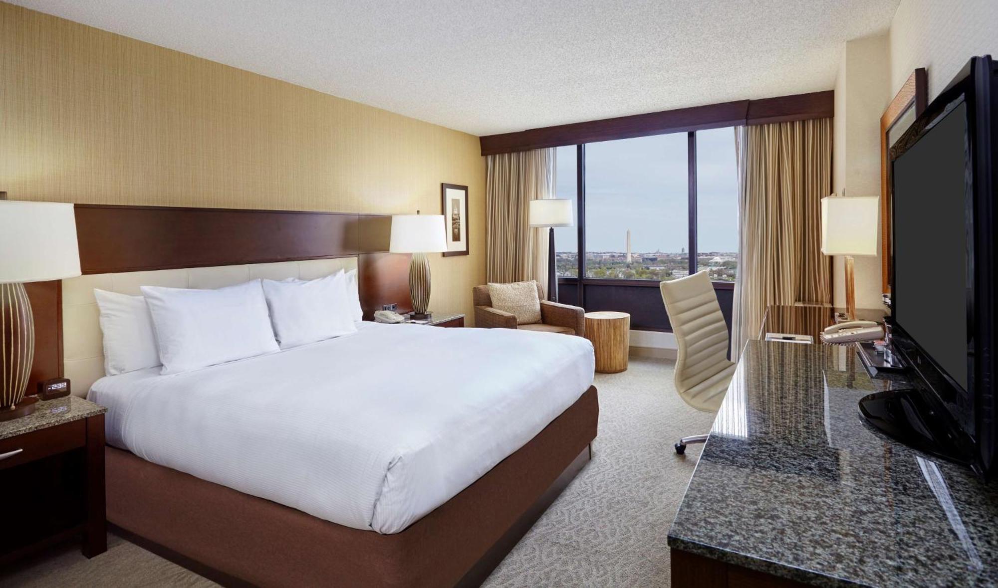 Doubletree By Hilton Washington Dc - Crystal City Arlington Exterior photo